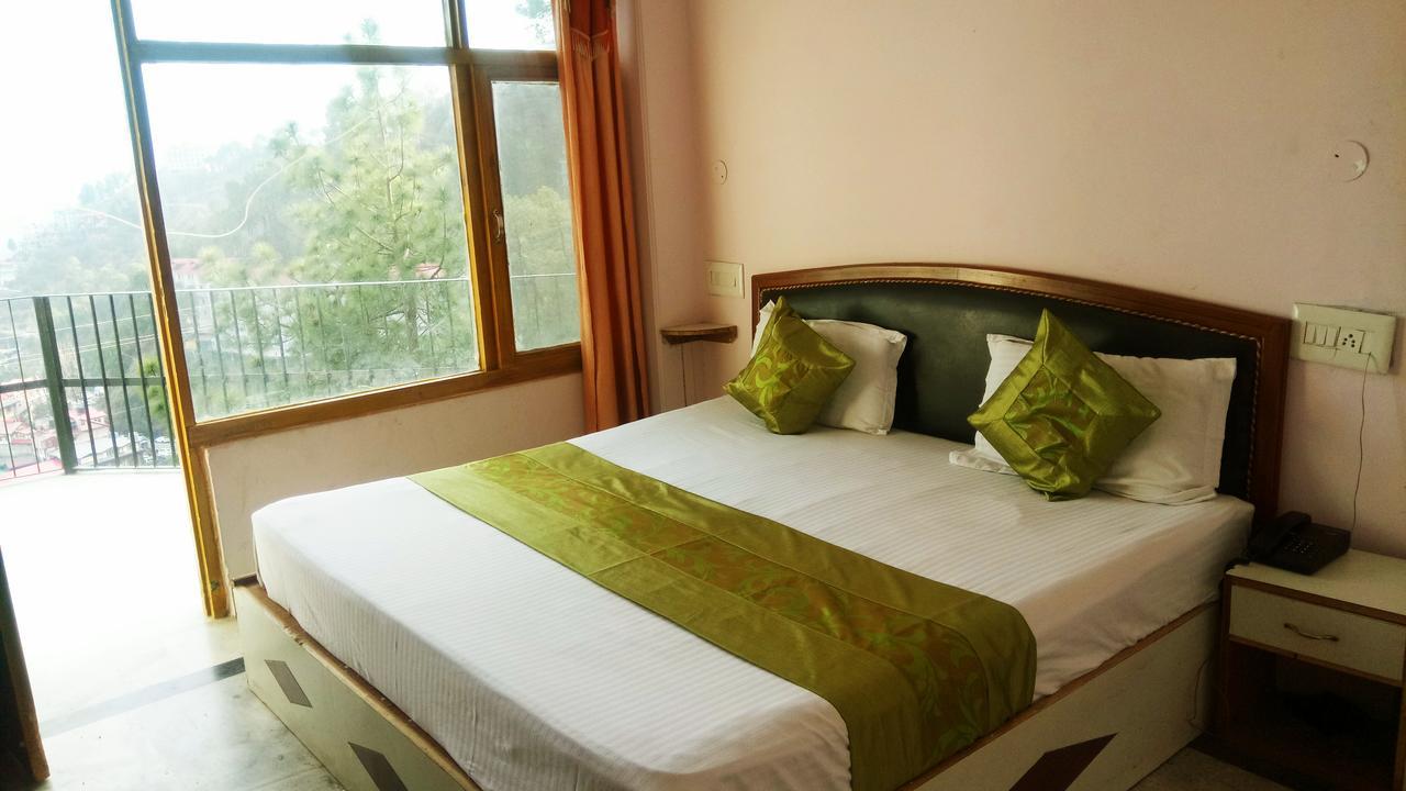 Royal View Hotell Shimla Exteriör bild