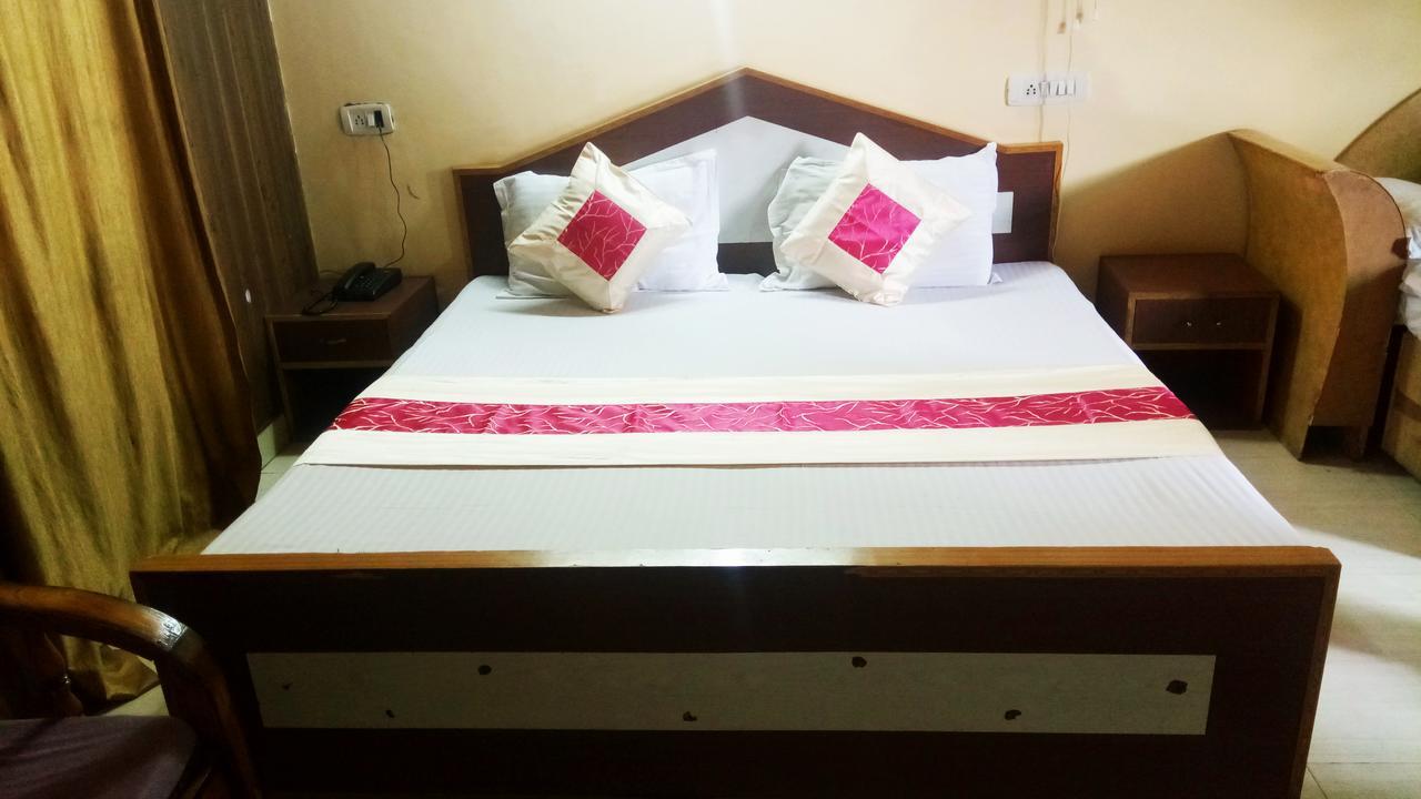 Royal View Hotell Shimla Exteriör bild